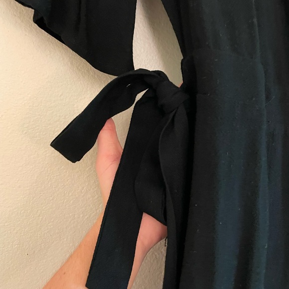 Moon River Blanket Stitch Linen Blend Black and Cream Ruffled Wrap Mini Dress 🖤🤍 - Picture 6 of 7